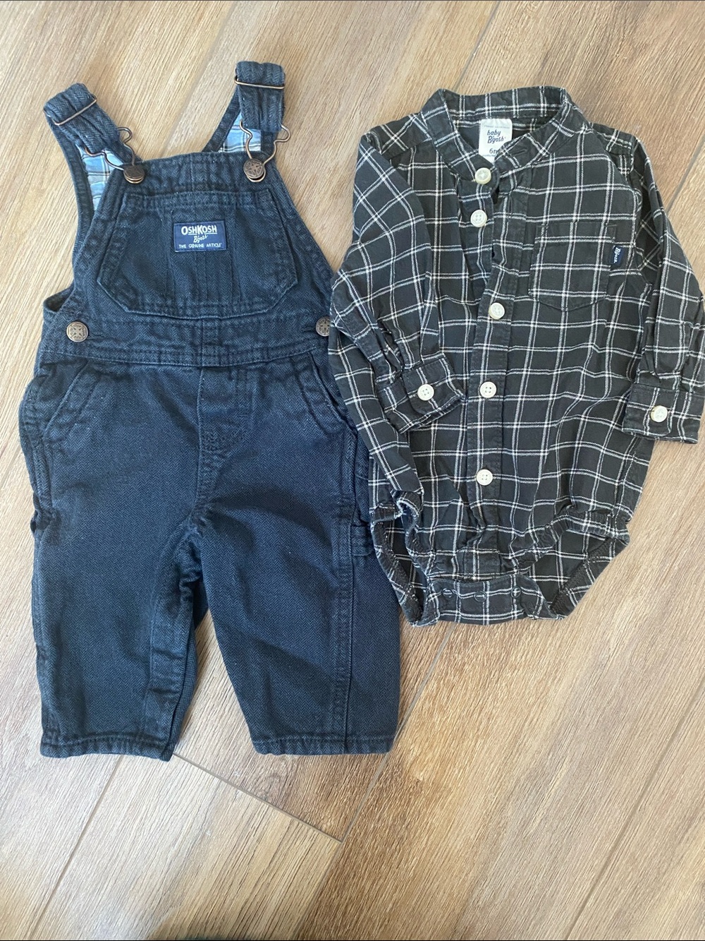 OshKosh B'gosh dark grey/black babyOveralls and top